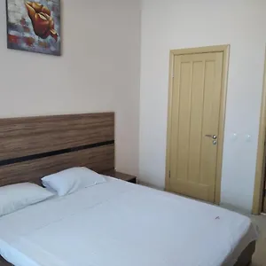 Hotel Season